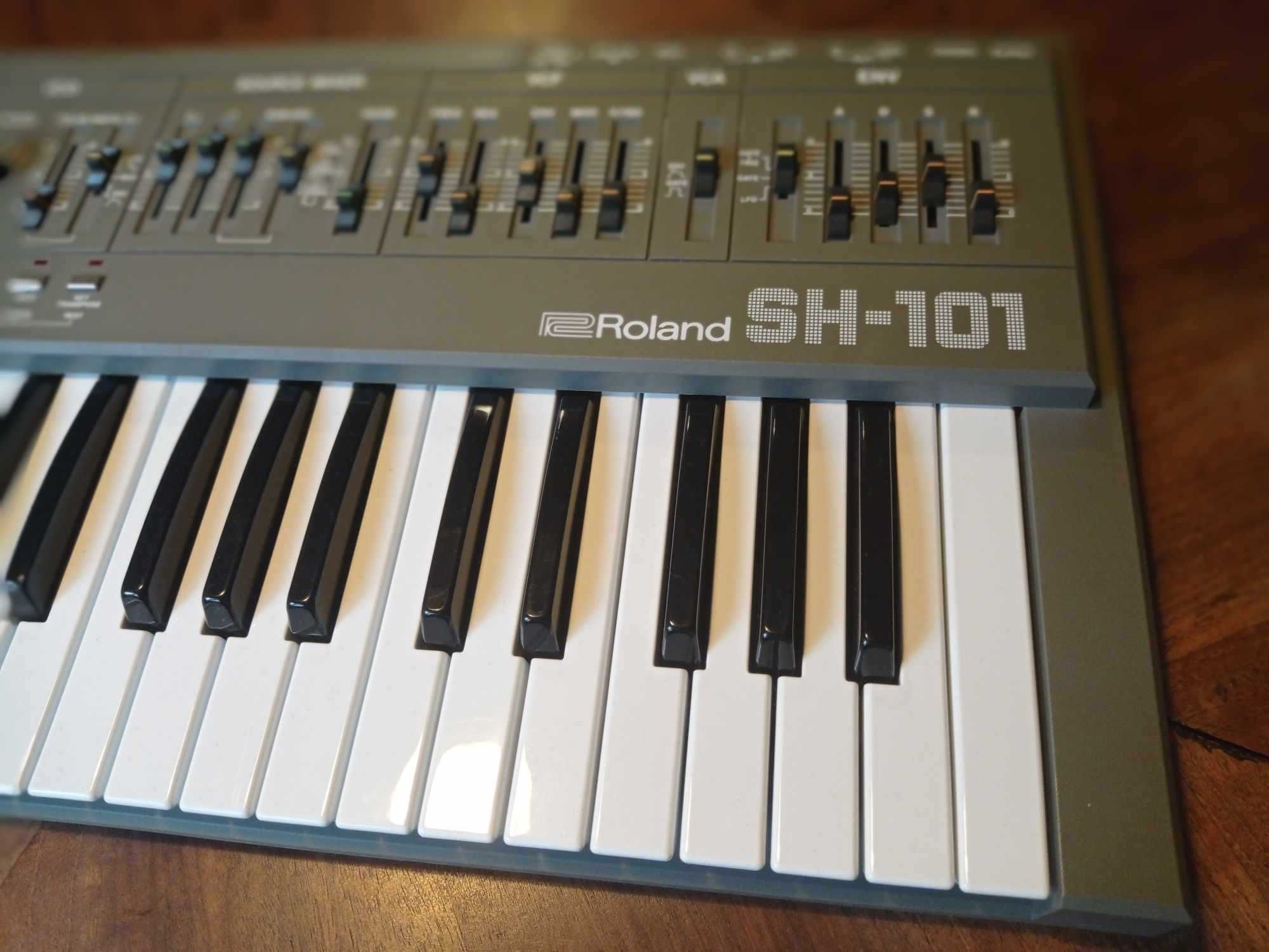 Roland SH-101 Syntezator