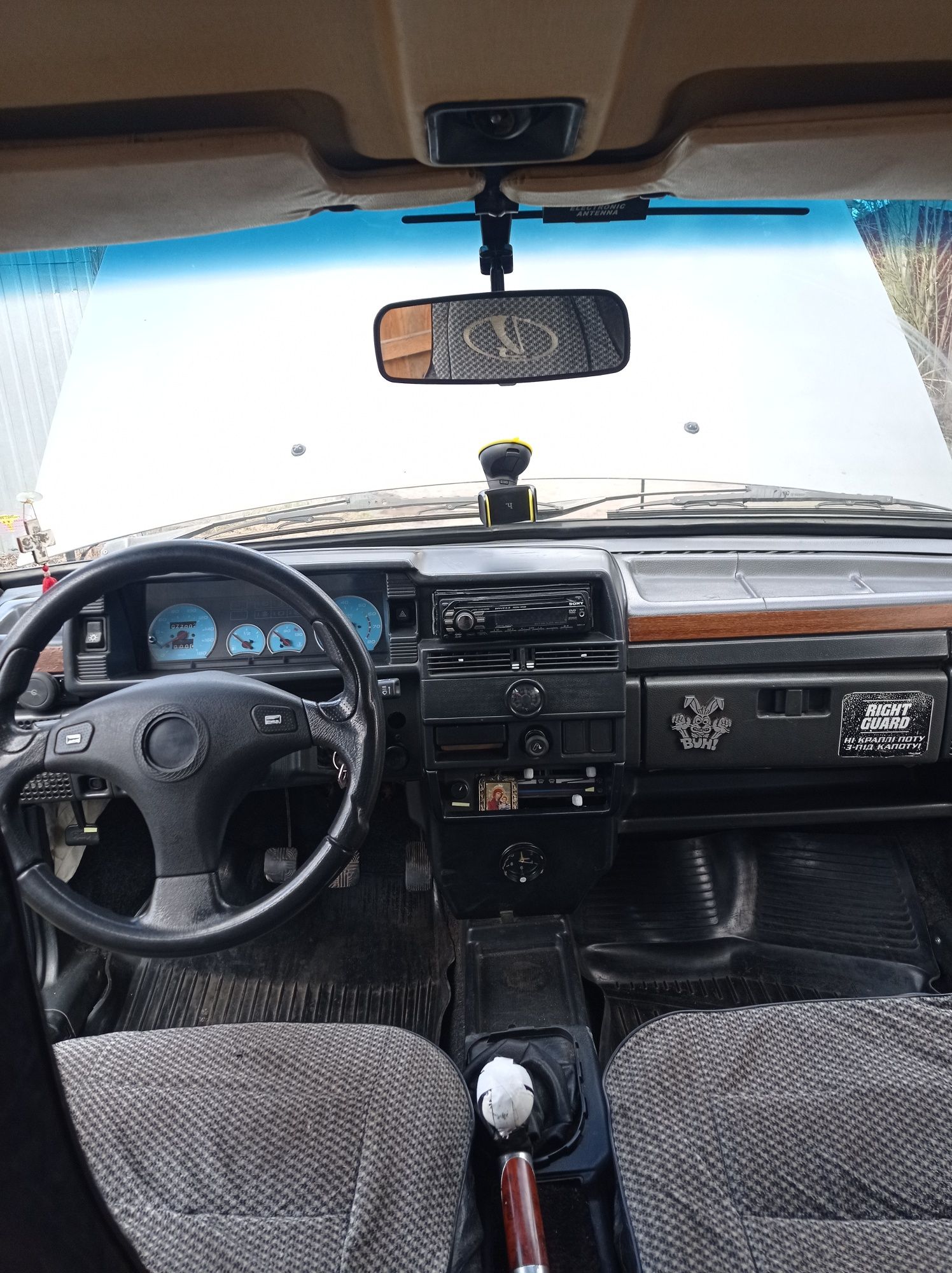 Продам срочно 21099