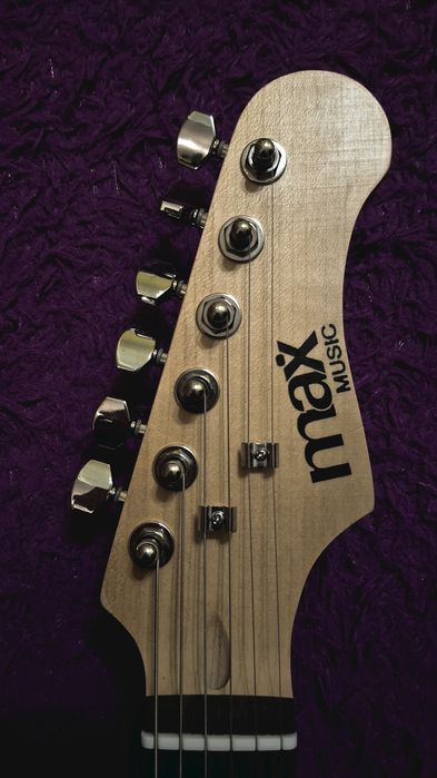 Zestaw gitarowy – gitara elektryczna MAX Music; wzmacniacz; pokrowiec