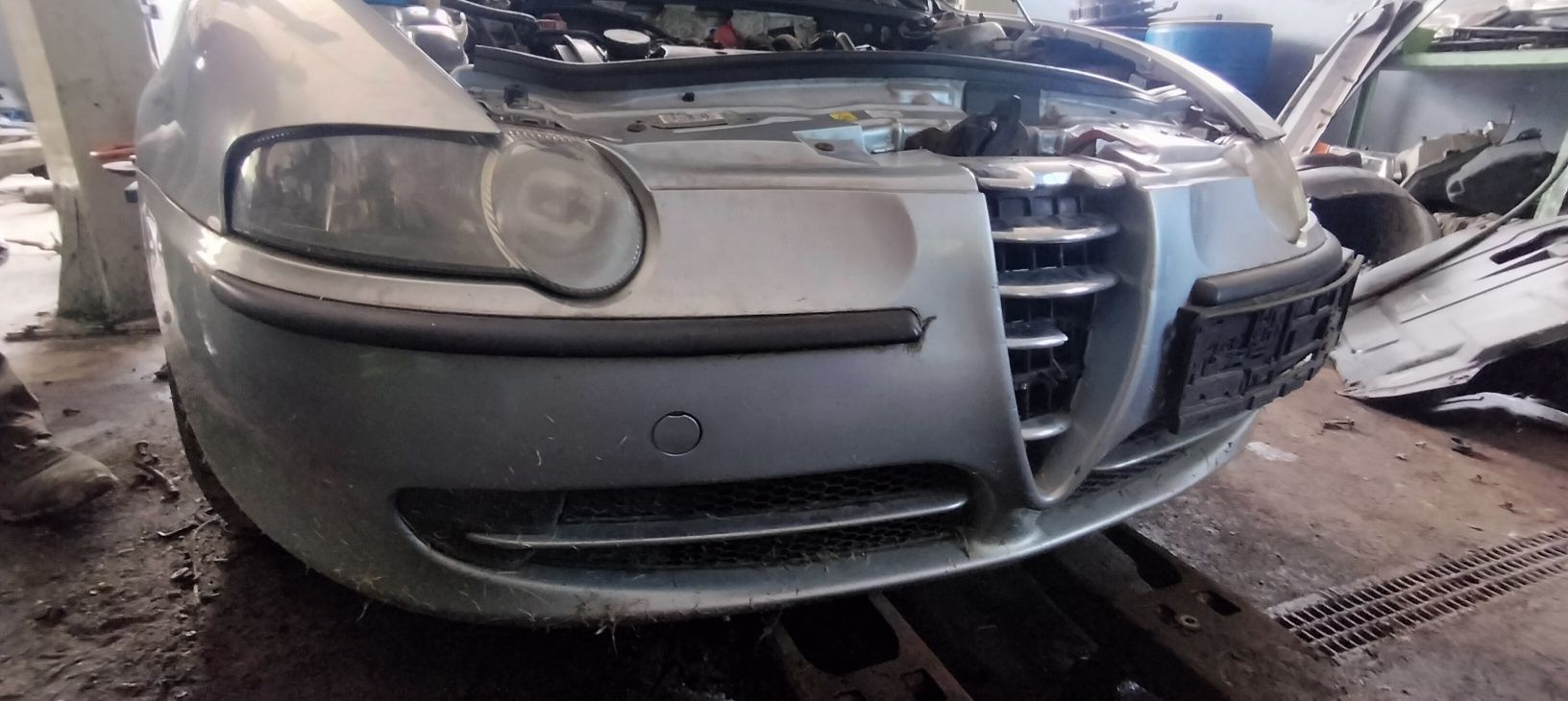 Zderzak przód Alfa Romeo 147