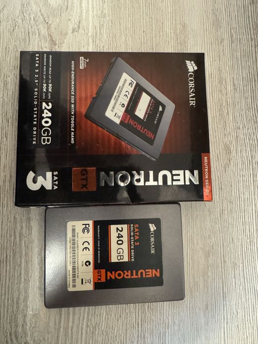 SSD 240 GB Corsair