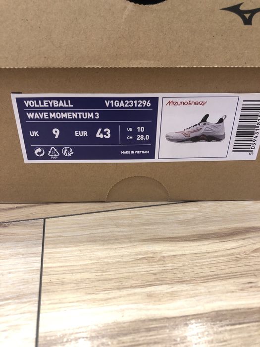 Mizuno Wave Momentum 3