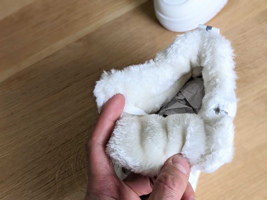 Жіночі теплі зимові черевики з хутром Чорні та Білі кроссовки женские