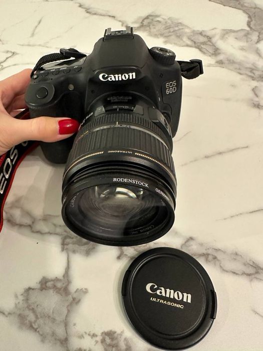 ПРОДАМ Canon eos 60D