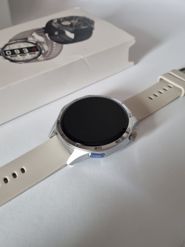 Smartwatch GT4 srebrny