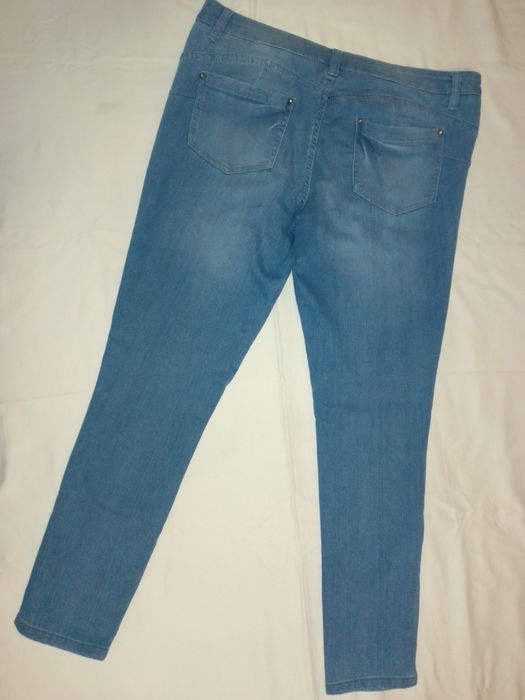 Женские голубые джинсы с потертостями, украшенные камнями, 54-56-58 р