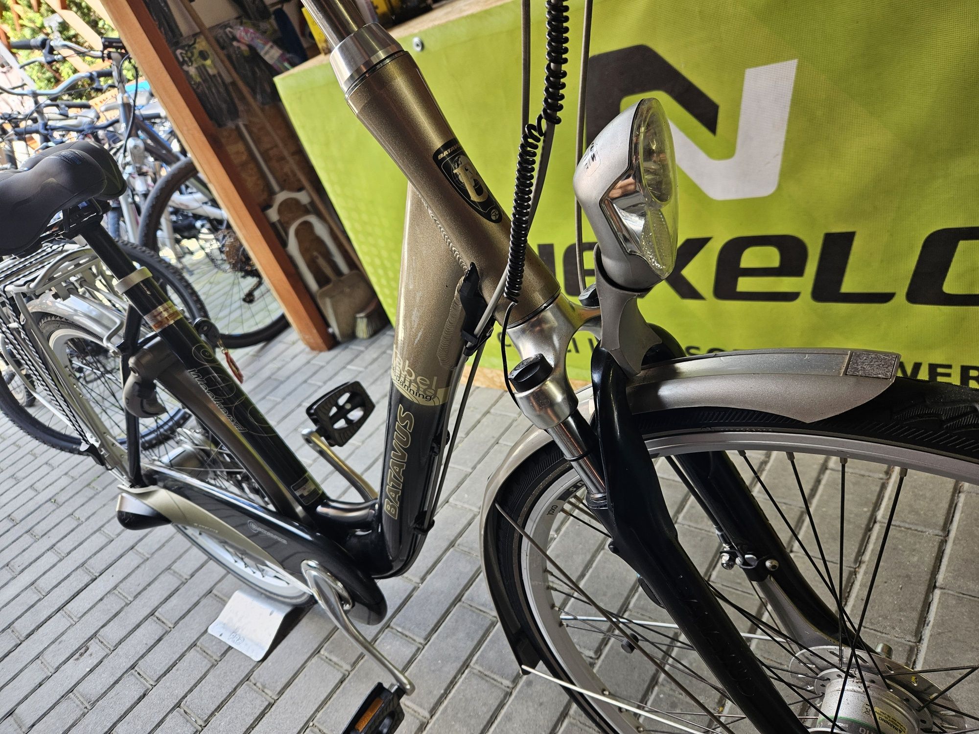 BATAVUS rower damski miejski holenderski używany NEXUS 8 koła 28