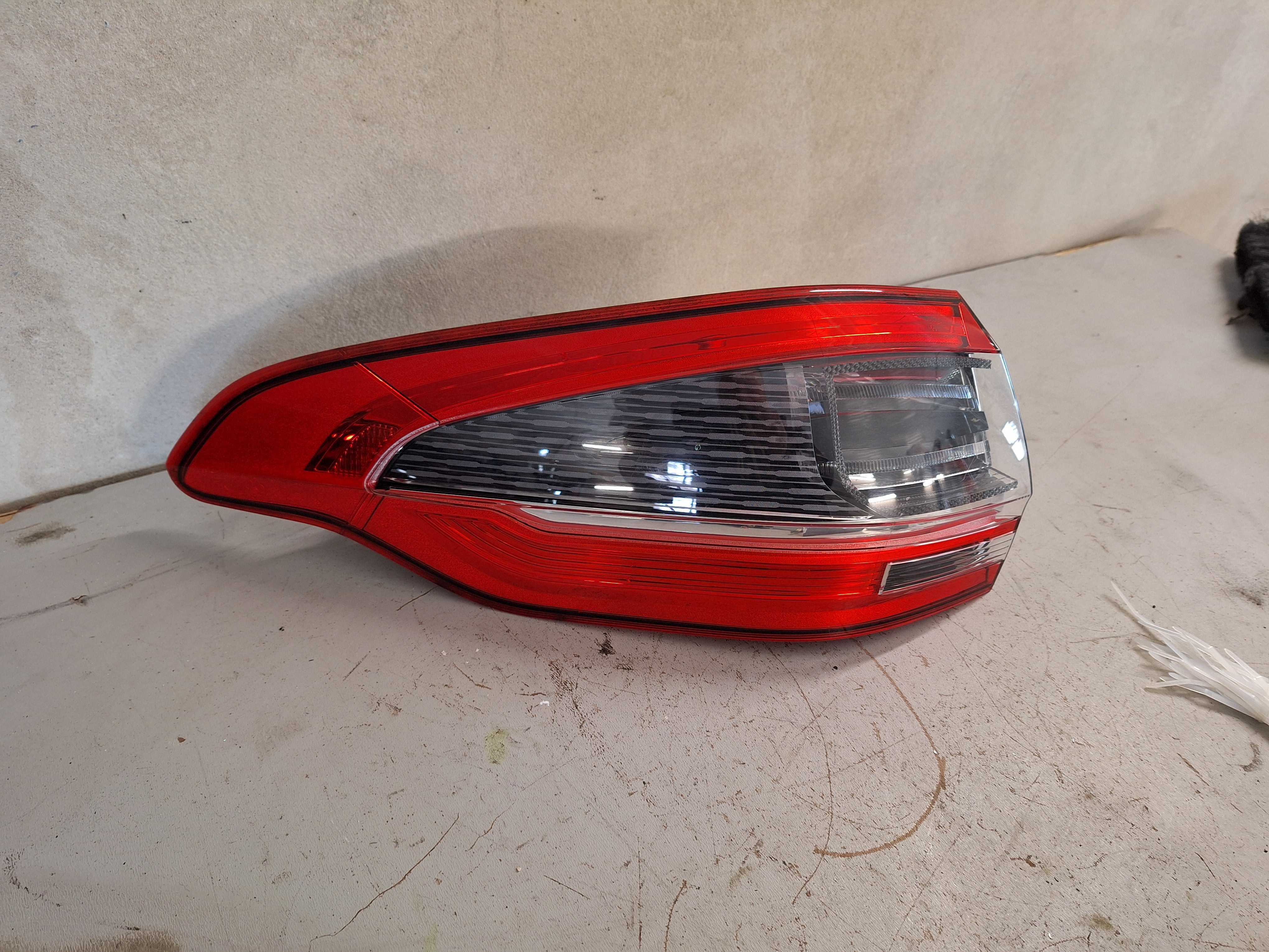 Lampa tylna lewa Ford S-MAX LIFT