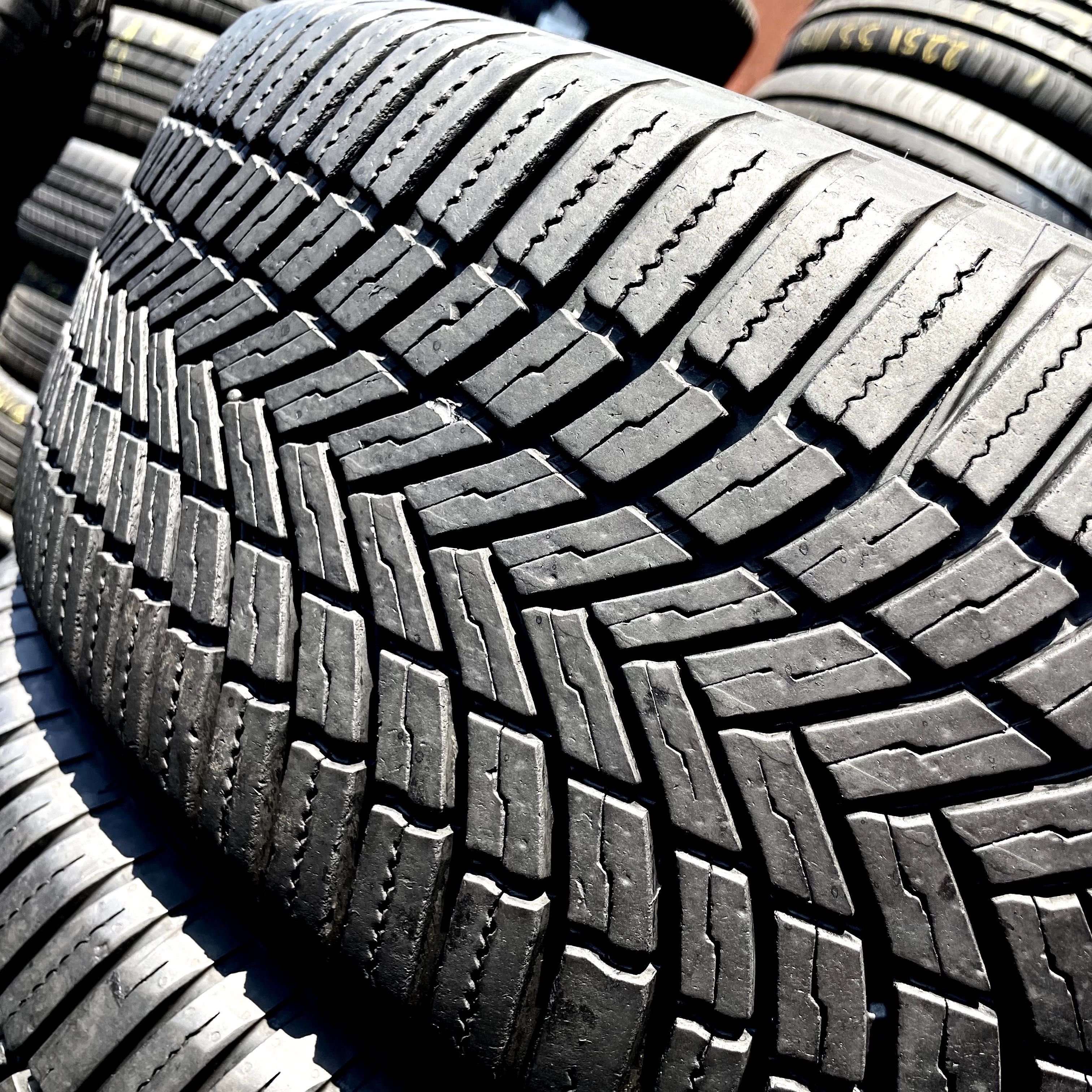 225/55/18 Bridgestone WeatherControl A005 | 95%остаток | зимние шины