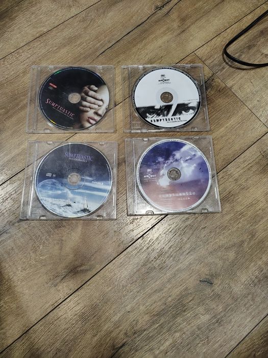 4 płyty CD zespołu Sumptuastic