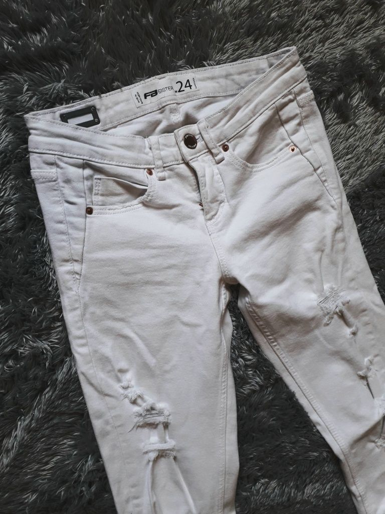 Biale jeansy spodnie FB Sister r. 24