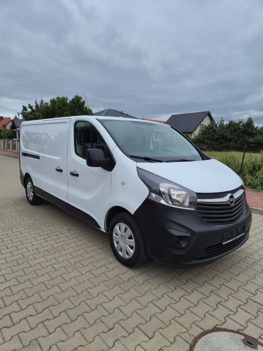 Opel Vivaro 2017r LONG 180tys km webasto super stan  Pierwszy właściciel, 100% bezwypadkowy,webasto