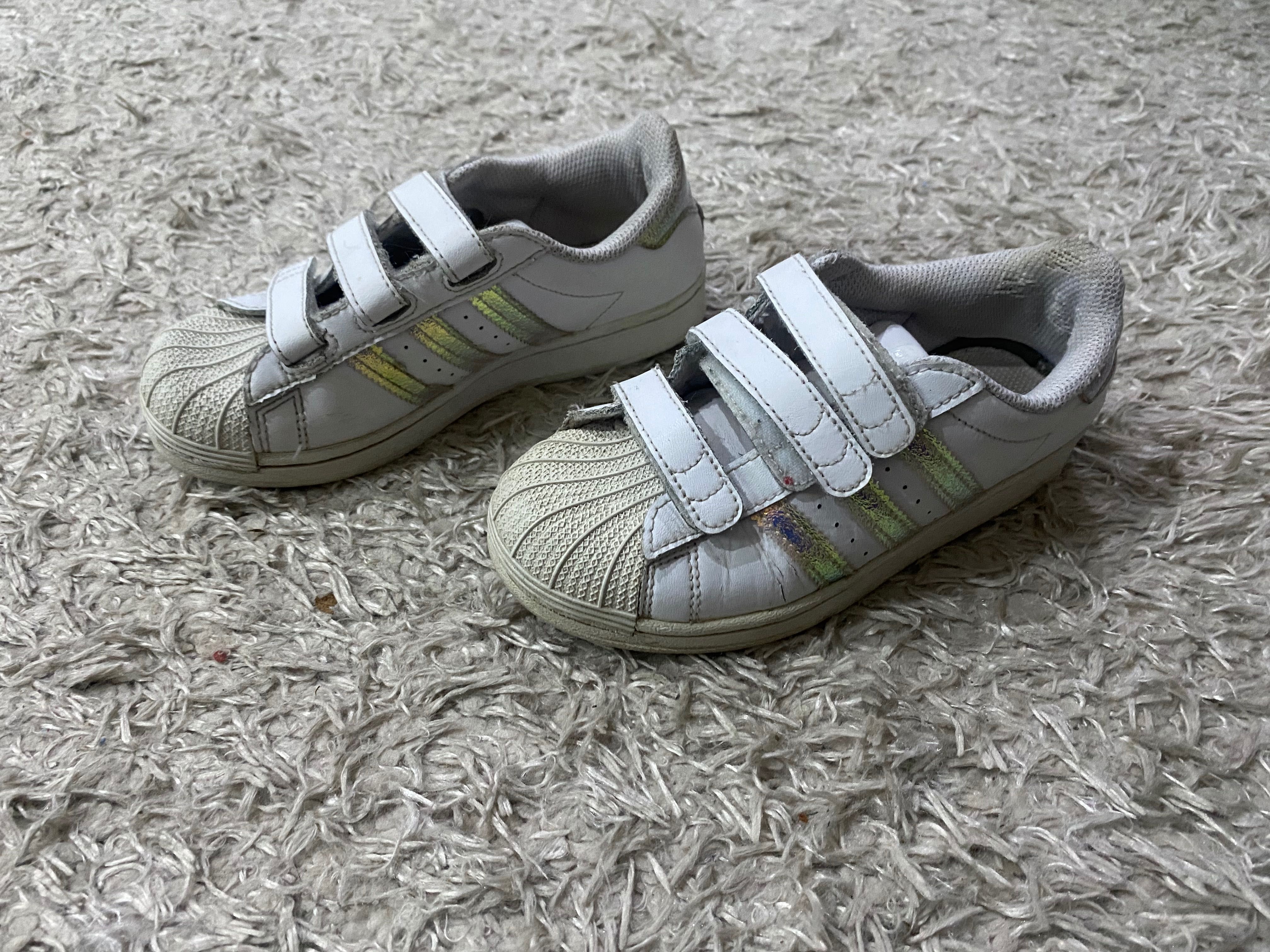 Buty adidas 31 dla dziewczynki  na rzepę