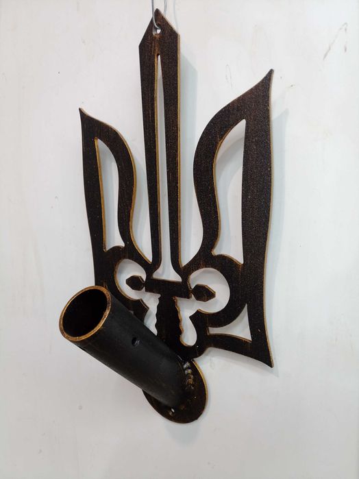 Прапоротримач на один прапор 4 кольорових патіни.