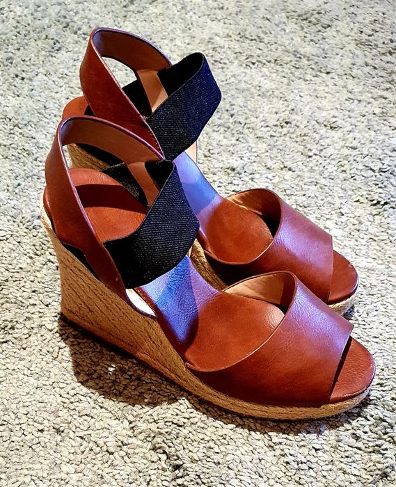 Sandálias em pele Parfois