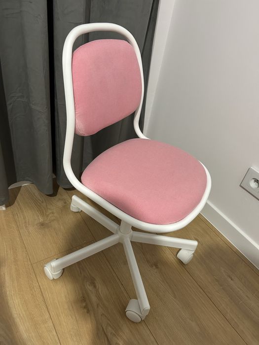 IKEA ORFJALL krzesło biurowe obrotowe kolor różowy dziecięce