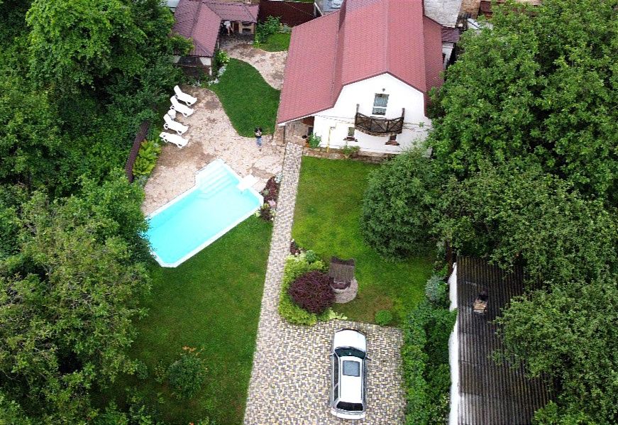 Будинок/коттедж/дім в Києві, мангал, альтанка