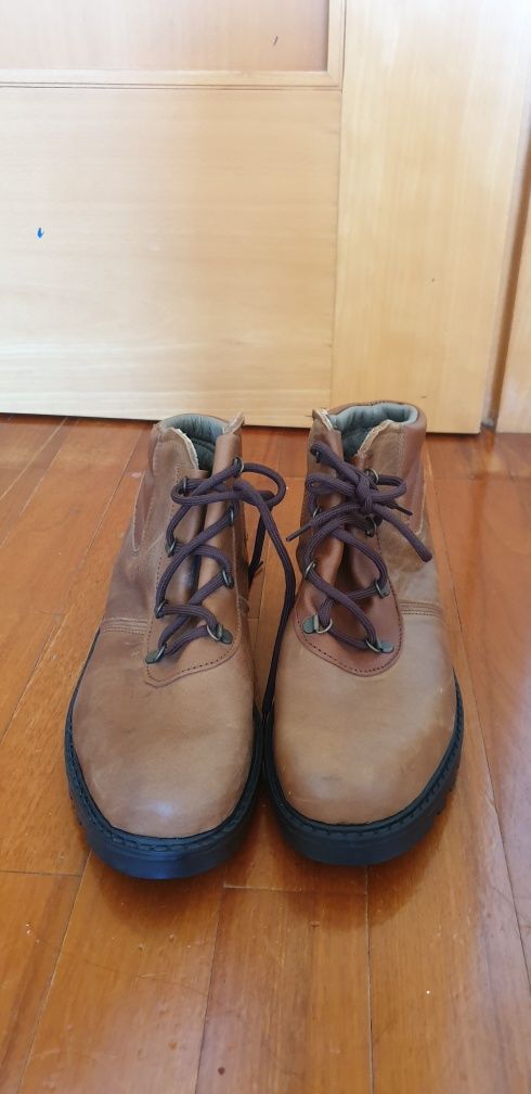 Vendo sapato masculino estilo Timberland tamanho 44