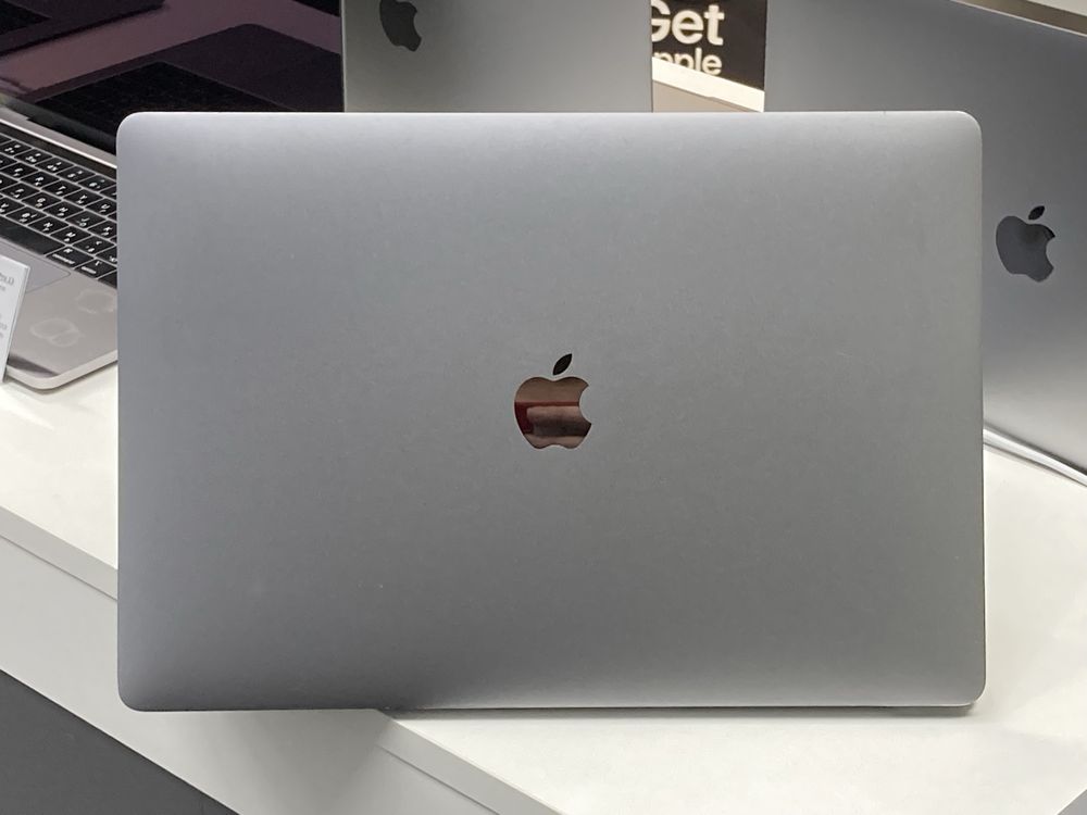 MacBook Pro 15 2017 i7 16GB 512GB 4GB • ГАРАНТІЯ ＞Київ ТЦ “LAKE PLAZA”