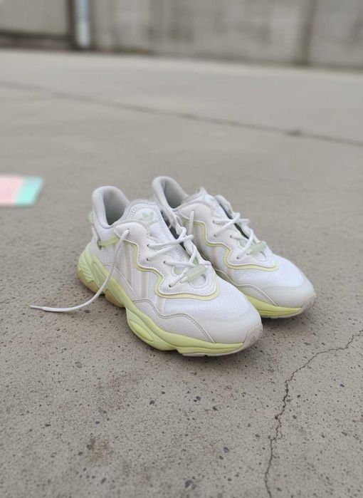 Adidas Ozweego White / Yellow Tint