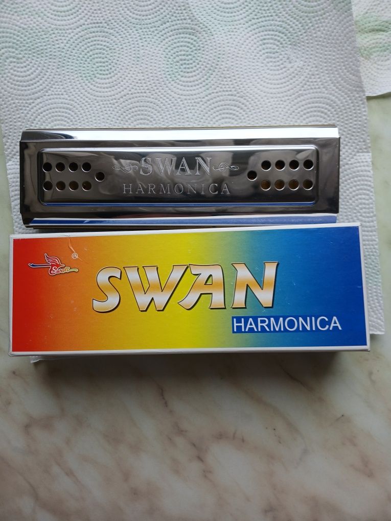 Sprzedam harmonijkę ustną.