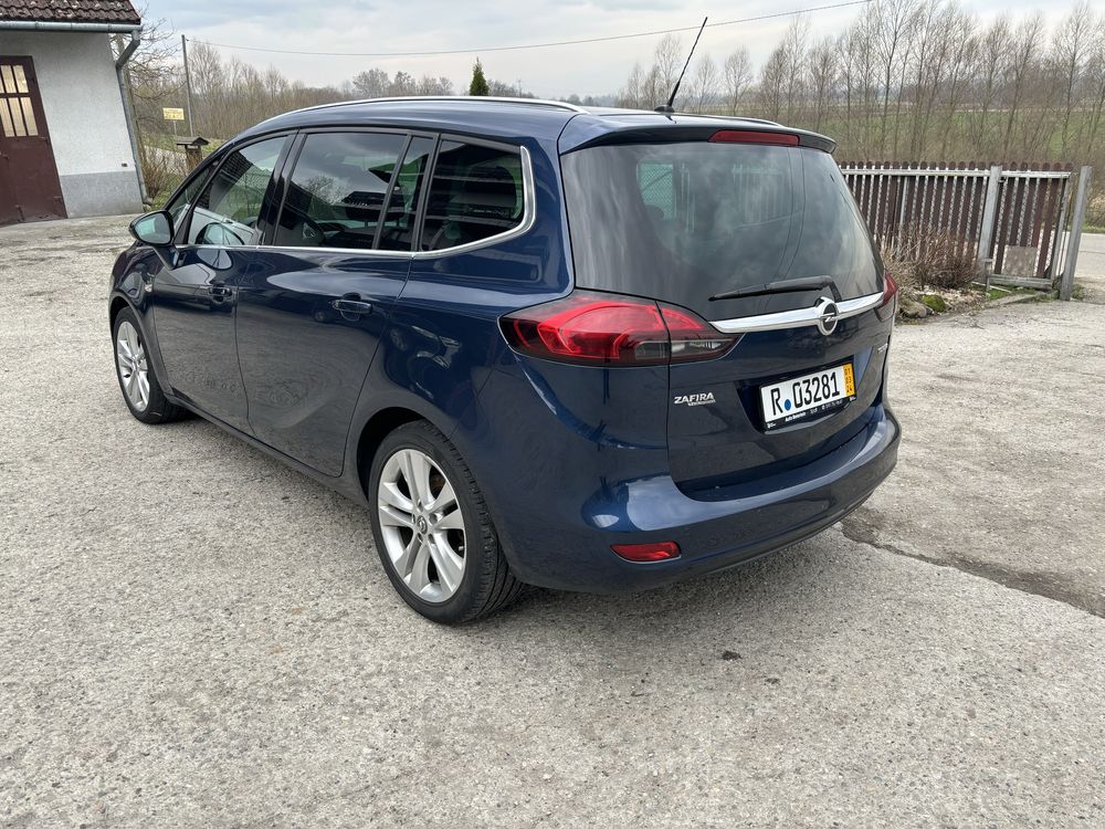 Opel Zafira 1.4 Turbo Klima Grzane fotele i kierownica 7 osobowy PDC