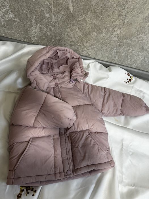 Курточка демісезонна в наявності 90 і 110р нова