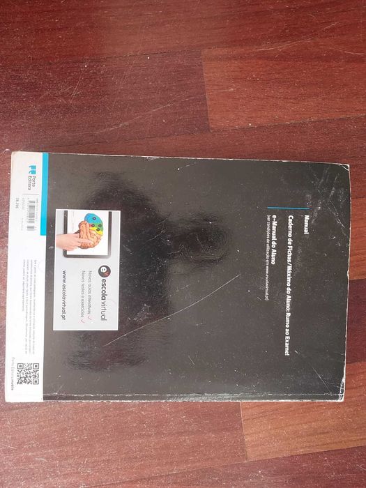 Vendo livro de Português "Entre Margens 12"