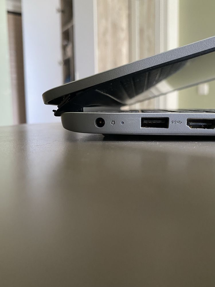 IdeaPad 1-15ADA7 Laptop - Type 82R1