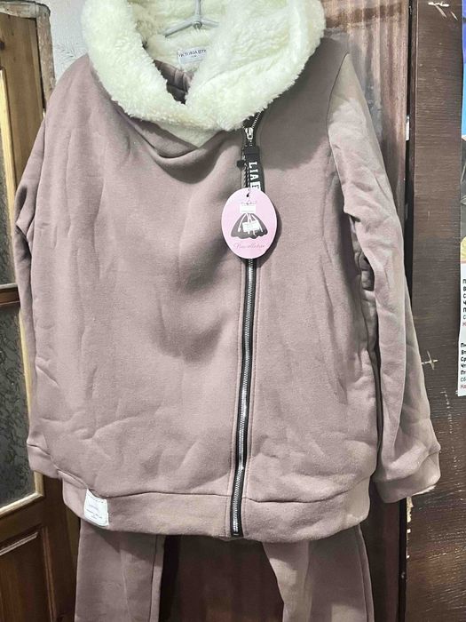 Продам костюм 1500