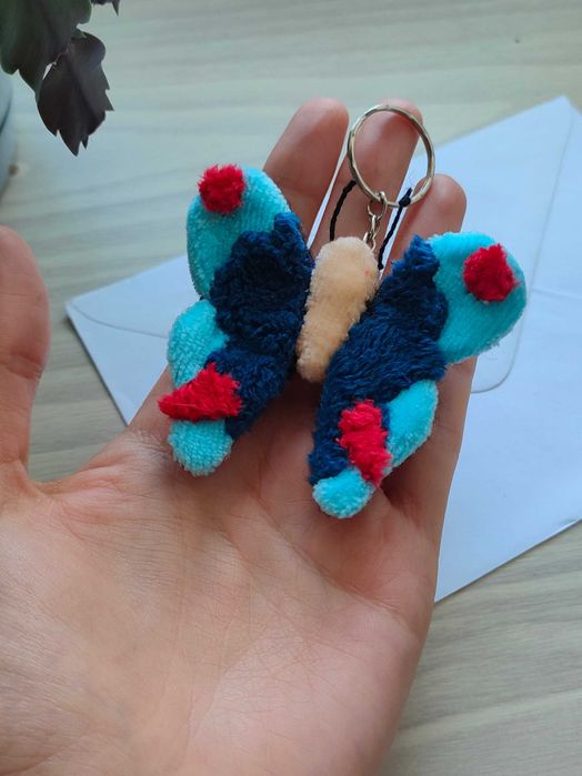 Brelok motyl na szczęście i wróżba gratis