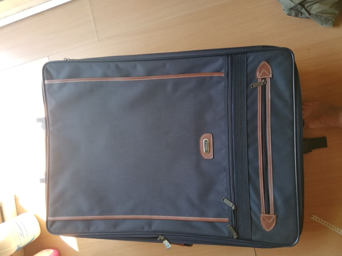 Malade viagem tamanho grande