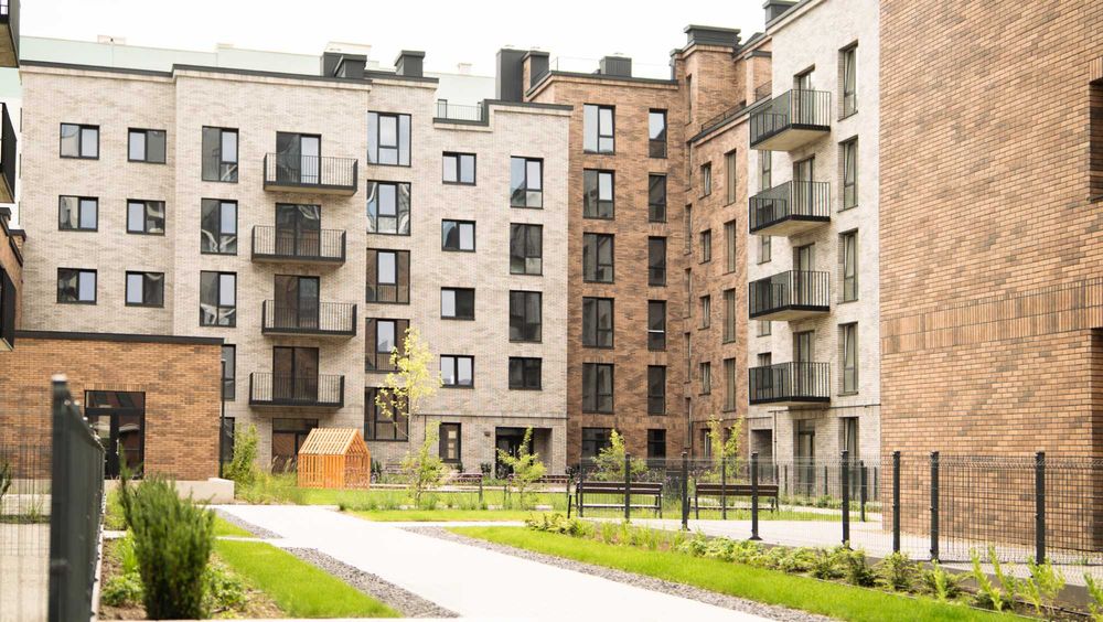 2к квартира 61 м.кв. з власним патіо