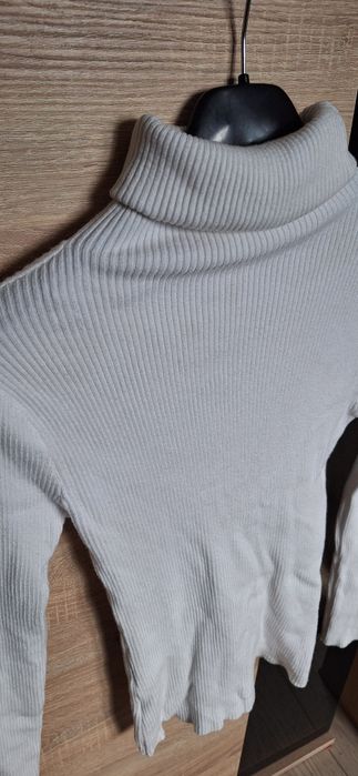 Biały i czarny golfik elegancki