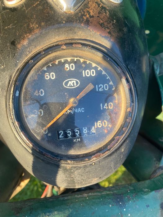 Мотоцикл 750. кубів . савецкий .