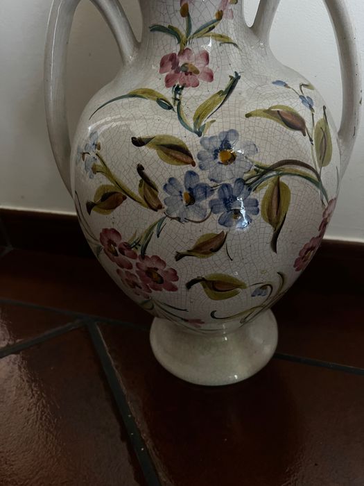 Pote decorativo em faiança de Alcobaça