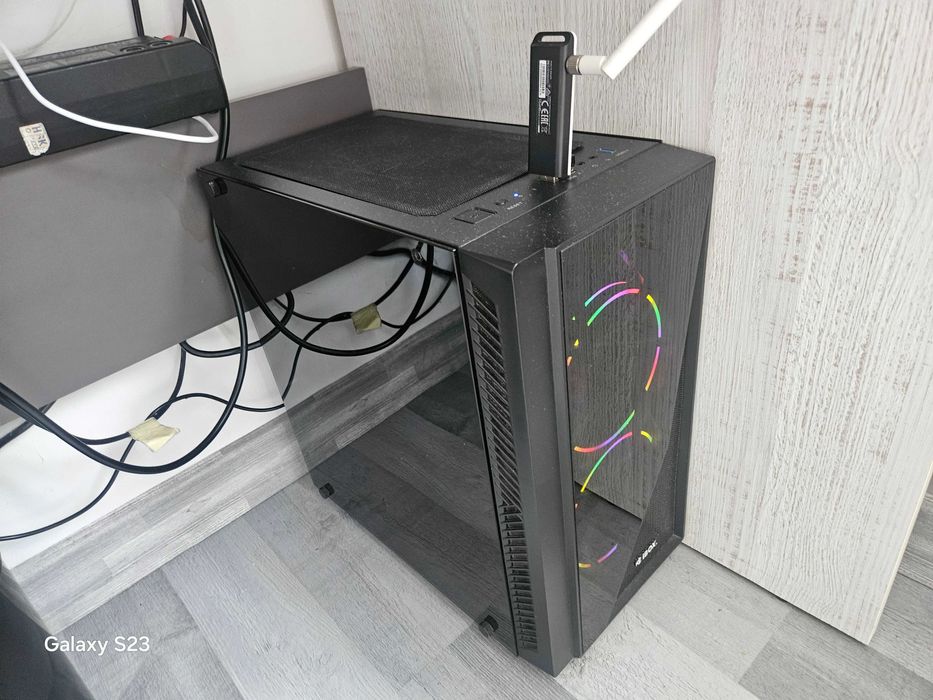 Komputer stacjonarny i5-2500 / 8GB RAM / GT1030 / Monitor 22" + zestaw