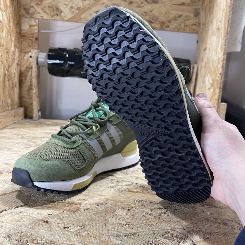 Чоловічі кросівки Adidas ZX 700 HD Green