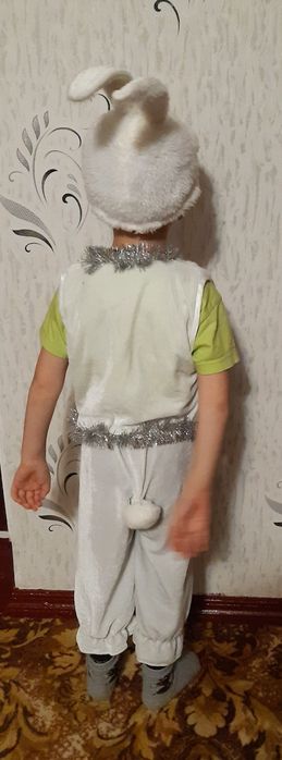 Карнавальний костюм зайчика, дракулы, санти , санты