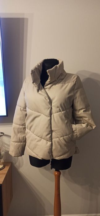 Beżowa zimowa kurtka puffer Reserved rozmiar 36 - 38