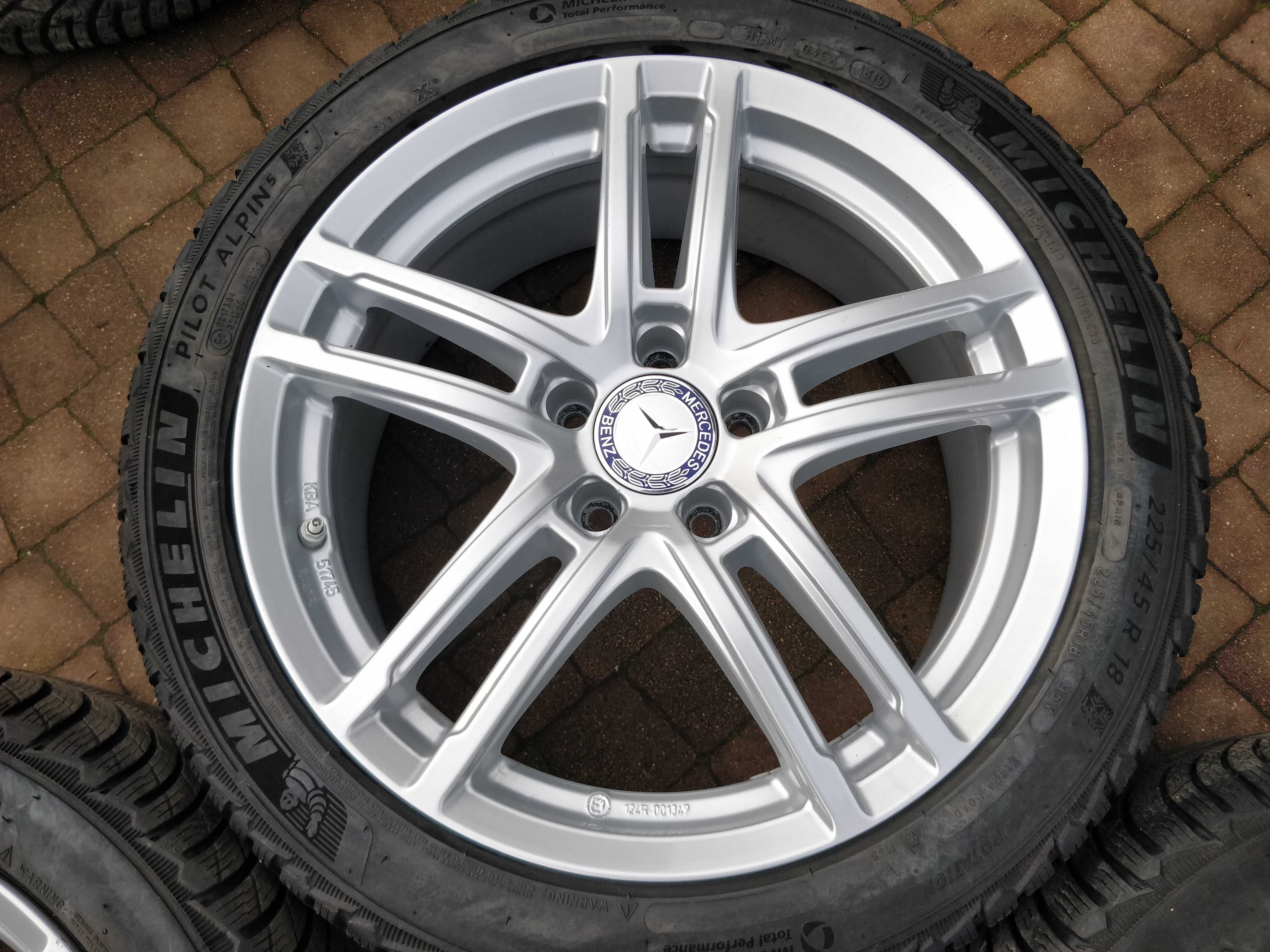 3455. Koła zimowe Mercedes W246 W205 5x112 ET44 225/45/18 Michelin 22r