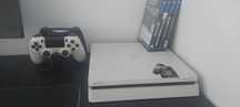 Ps4 slim białe/2pady/4gry/stacja ładująca do padów