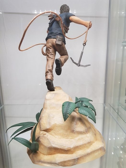 FIGURKA uncharted Nathan drake