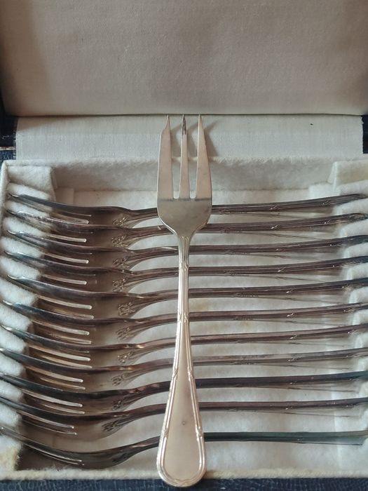 Posrebrzane sztućce Carmen 48/62 gr 72 elementy