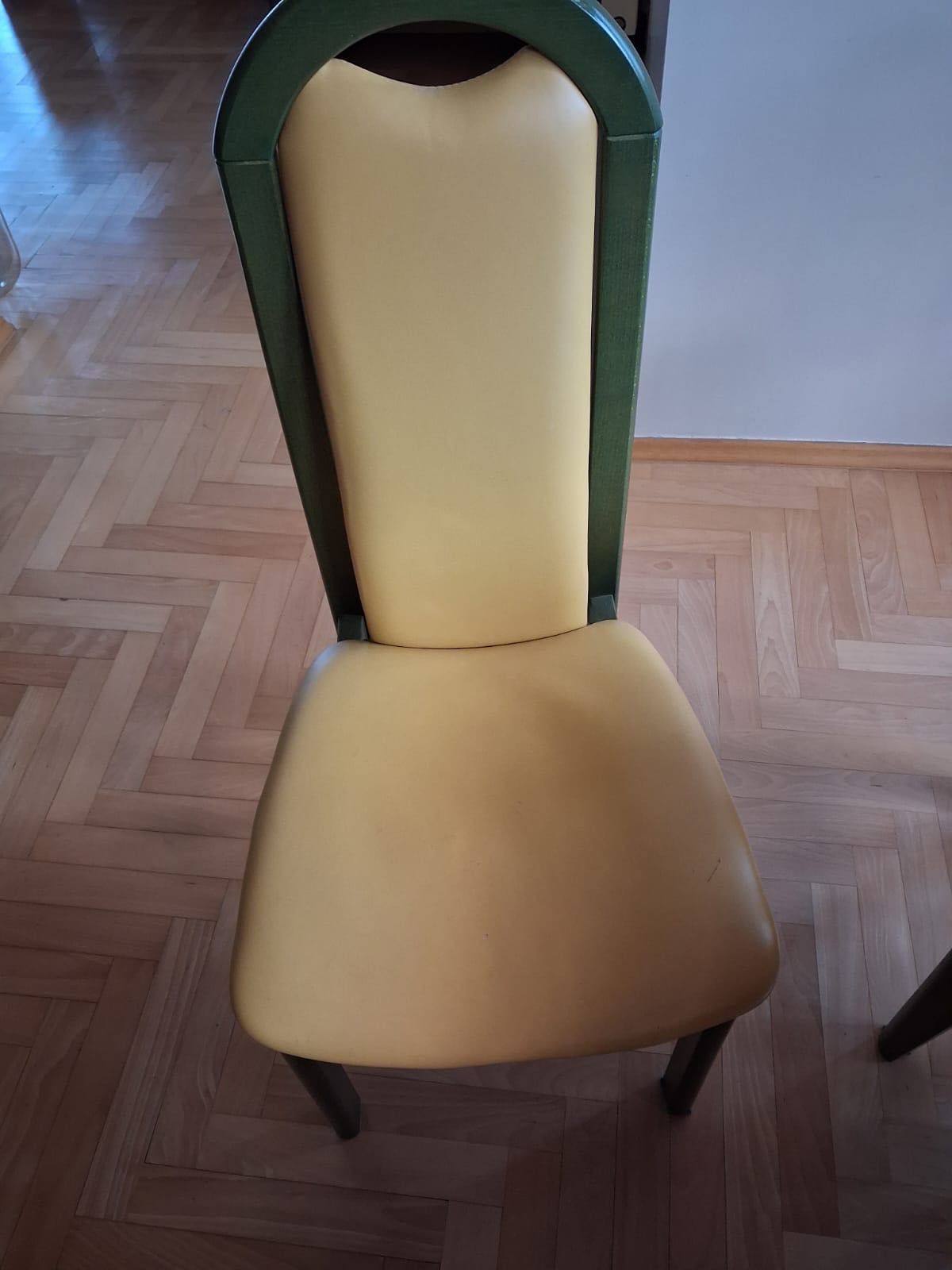Stół drewniany rozkladany i 6 krzeseł Marki Kler