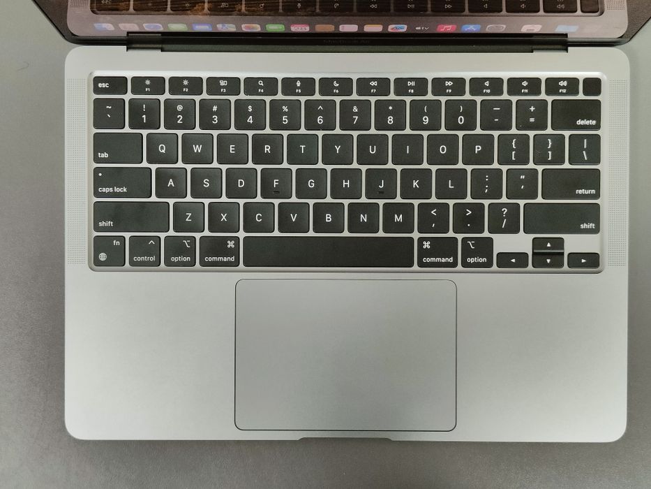 MacBook Air M1 2020 A2337 8/256