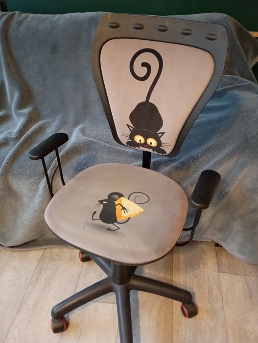 Fotel obrotowy dla dziecka