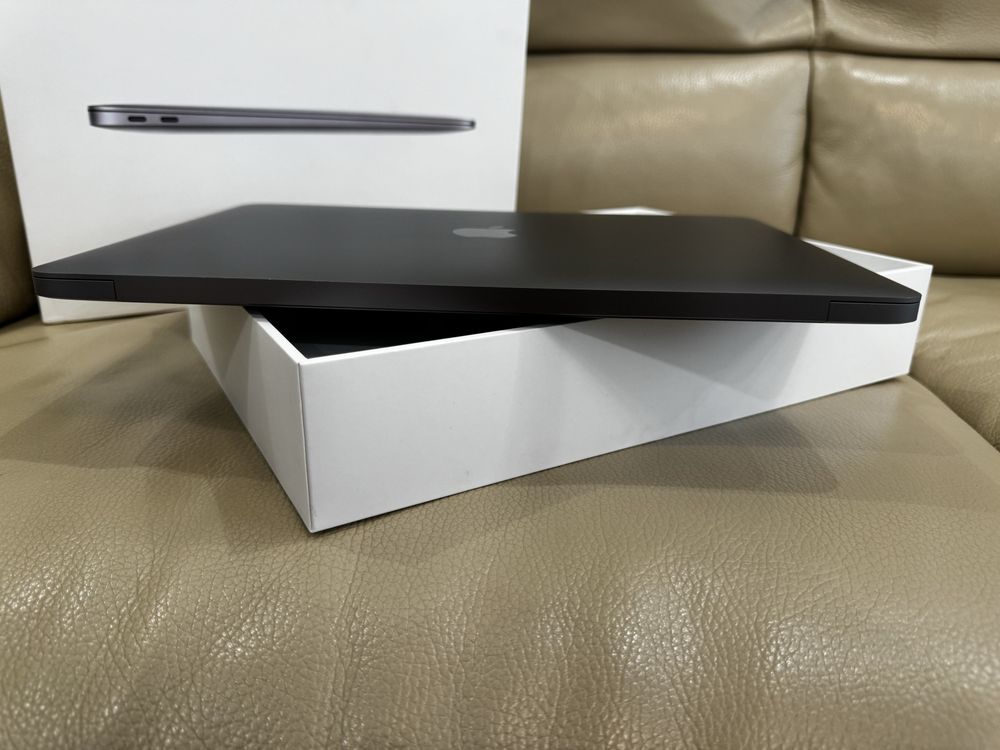 MacBook Air 13” M1 8/256 (2020) | Ідеальний стан | Повний комплект