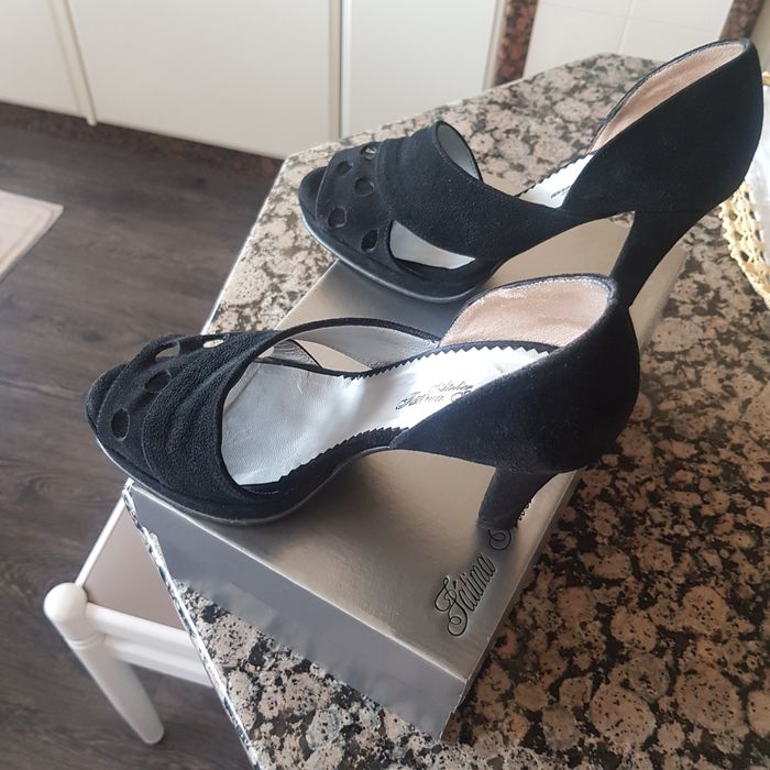 Sapatos Pretos de Camurça