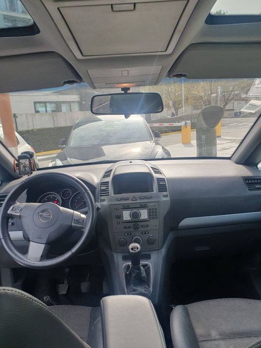 Opel Zafira B 1.9 CDTI 150cv | 7 Lugares | Teto Panorâmico | Sport | C